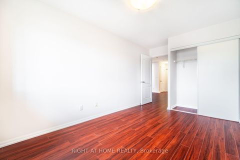 Photo 16 at 220 Grandview Way, Willowdale East, Toronto