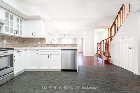 Photo 22 at 220 Grandview Way, Willowdale East, Toronto
