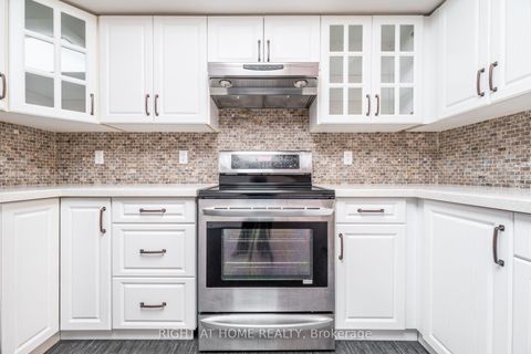 Photo 23 at 220 Grandview Way, Willowdale East, Toronto