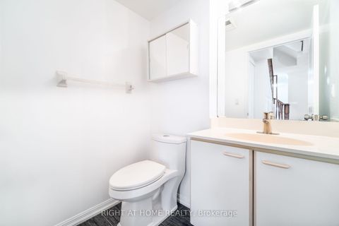 Photo 24 at 220 Grandview Way, Willowdale East, Toronto