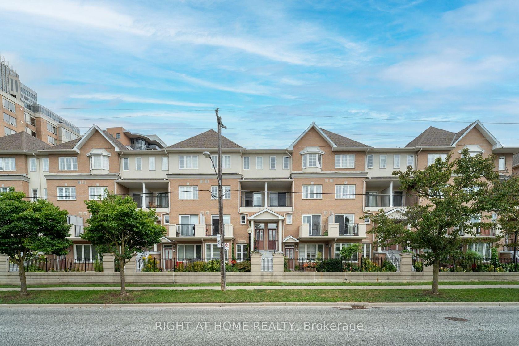 220 Grandview Way, Willowdale East, Toronto 