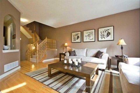Photo 1 at 95 Thatcher Crescent, Woodland Hill, Newmarket