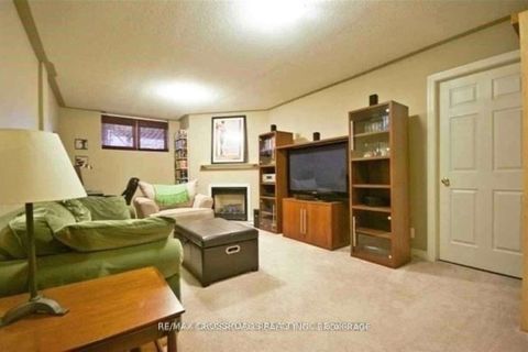 Photo 11 at 95 Thatcher Crescent, Woodland Hill, Newmarket