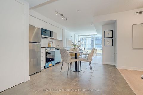 Photo 13 at 307 - 15 Fort York Boulevard, Waterfront Communities C1, Toronto