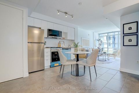 Photo 15 at 307 - 15 Fort York Boulevard, Waterfront Communities C1, Toronto