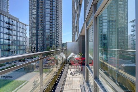 Photo 36 at 307 - 15 Fort York Boulevard, Waterfront Communities C1, Toronto