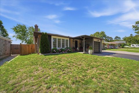 Photo 2 at 163 Orchard Heights Boulevard, Aurora Heights, Aurora