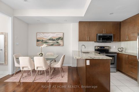Photo 9 at 31 - 27 Coneflower Crescent, Branson, Toronto