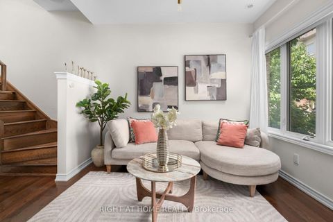 Photo 10 at 31 - 27 Coneflower Crescent, Branson, Toronto