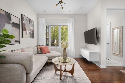 Photo 11 at 31 - 27 Coneflower Crescent, Branson, Toronto