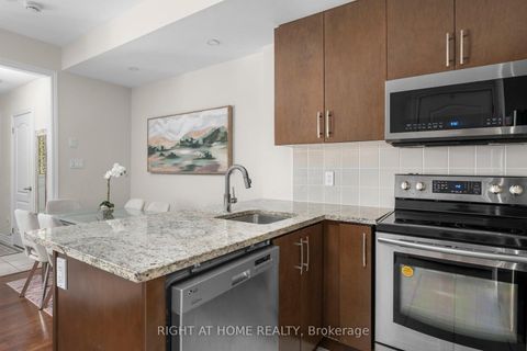 Photo 19 at 31 - 27 Coneflower Crescent, Branson, Toronto