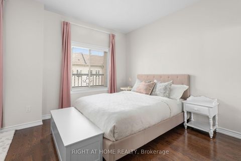 Photo 30 at 31 - 27 Coneflower Crescent, Branson, Toronto