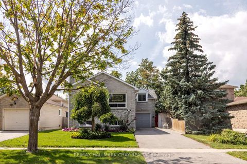 Photo 1 at 28 Pae Drive, Painswick North, Barrie
