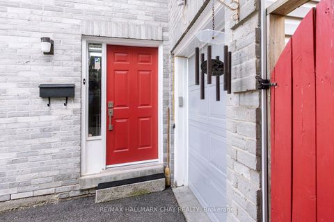 Photo 3 at 28 Pae Drive, Painswick North, Barrie