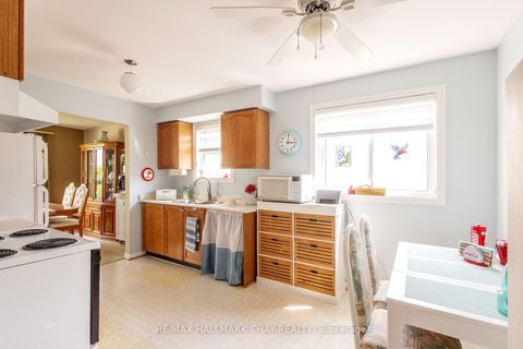 Photo 8 at 28 Pae Drive, Painswick North, Barrie
