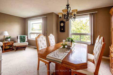 Photo 15 at 28 Pae Drive, Painswick North, Barrie