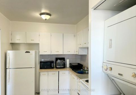 Photo 8 at 1510 - 5 San Romano Way, Black Creek, Toronto