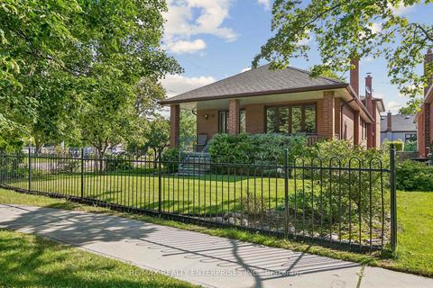 Photo 1 at 19 Coules Court, Alderwood, Toronto
