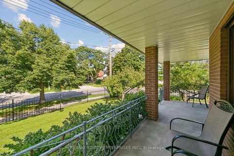 Photo 5 at 19 Coules Court, Alderwood, Toronto