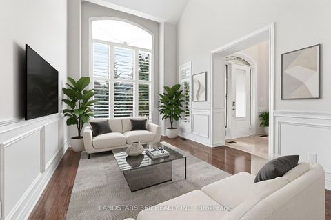 Photo 4 at 89 Hailsham Court, Vellore Village, Vaughan