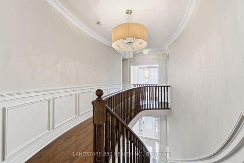 Photo 14 at 89 Hailsham Court, Vellore Village, Vaughan