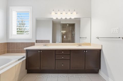 Photo 17 at 89 Hailsham Court, Vellore Village, Vaughan