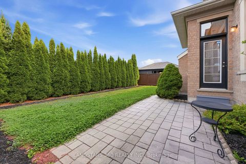 Photo 34 at 89 Hailsham Court, Vellore Village, Vaughan