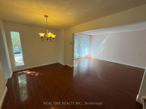 Photo 4 at 16 - 72 Dusay Place, L'Amoreaux, Toronto