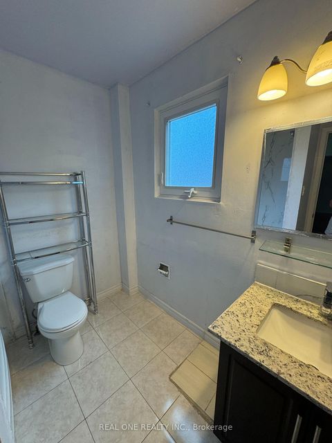 Photo 10 at 16 - 72 Dusay Place, L'Amoreaux, Toronto