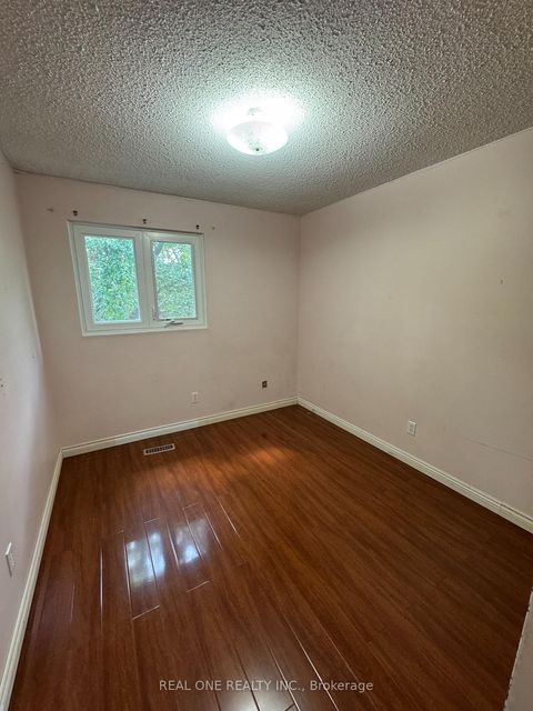 Photo 11 at 16 - 72 Dusay Place, L'Amoreaux, Toronto