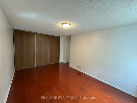 Photo 13 at 16 - 72 Dusay Place, L'Amoreaux, Toronto