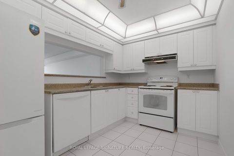 Photo 9 at 1410 - 11 Townsgate Drive, Yorkhill, Vaughan