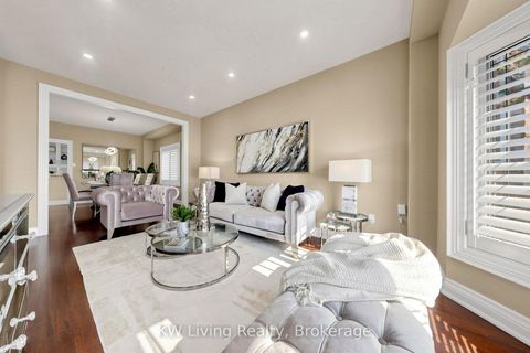 Photo 4 at 46 Clarendon Drive, Bayview Hill, Richmond Hill