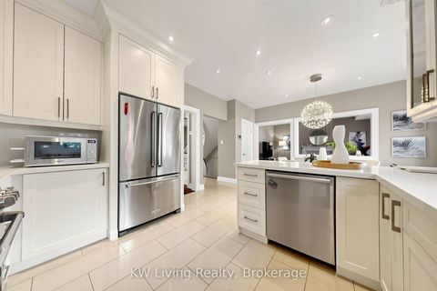 Photo 15 at 46 Clarendon Drive, Bayview Hill, Richmond Hill