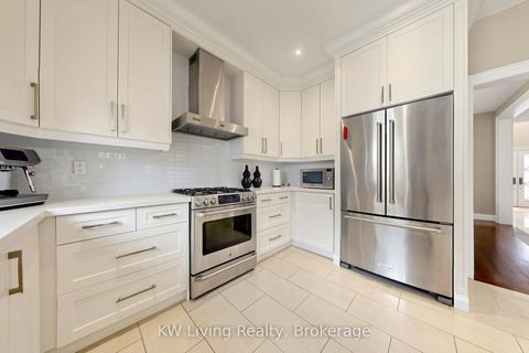 Photo 16 at 46 Clarendon Drive, Bayview Hill, Richmond Hill