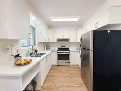 Photo 6 at 200 Mcnicoll Avenue, Hillcrest Village, Toronto