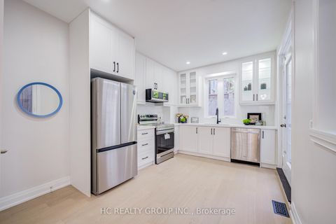 Photo 12 at 64 Wales Avenue, Chinatown, Toronto