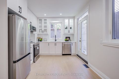 Photo 14 at 64 Wales Avenue, Chinatown, Toronto
