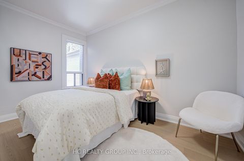 Photo 24 at 64 Wales Avenue, Chinatown, Toronto