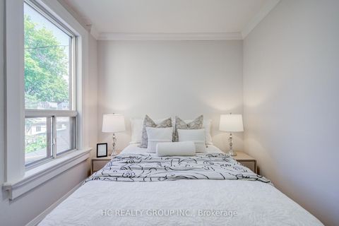 Photo 29 at 64 Wales Avenue, Chinatown, Toronto