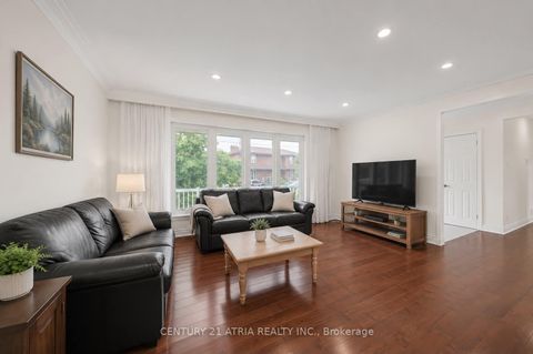 Photo 5 at 110 Harding Avenue, Amesbury, Toronto