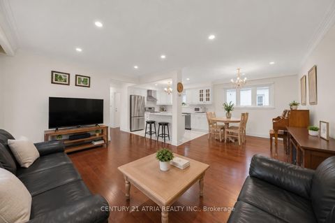 Photo 6 at 110 Harding Avenue, Amesbury, Toronto