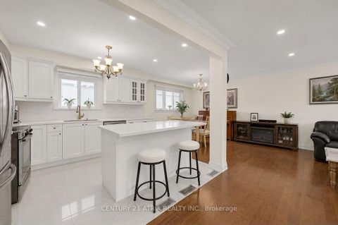 Photo 8 at 110 Harding Avenue, Amesbury, Toronto