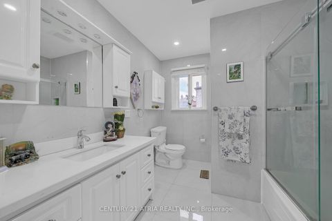 Photo 9 at 110 Harding Avenue, Amesbury, Toronto