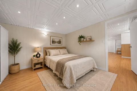 Photo 24 at 110 Harding Avenue, Amesbury, Toronto
