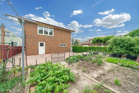 Photo 30 at 110 Harding Avenue, Amesbury, Toronto
