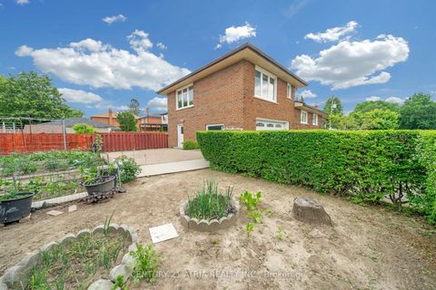 Photo 31 at 110 Harding Avenue, Amesbury, Toronto