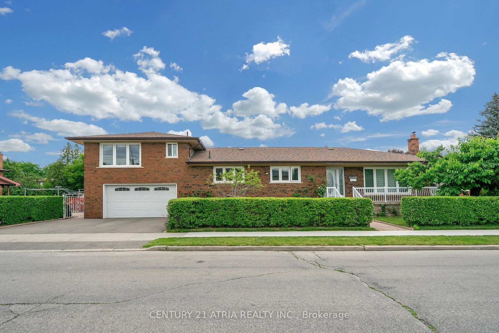 110 Harding Avenue, Amesbury, Toronto 