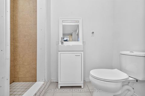 Photo 4 at 85 Maple Avenue, City Centre, Barrie