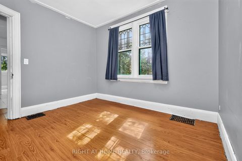 Photo 12 at 85 Maple Avenue, City Centre, Barrie